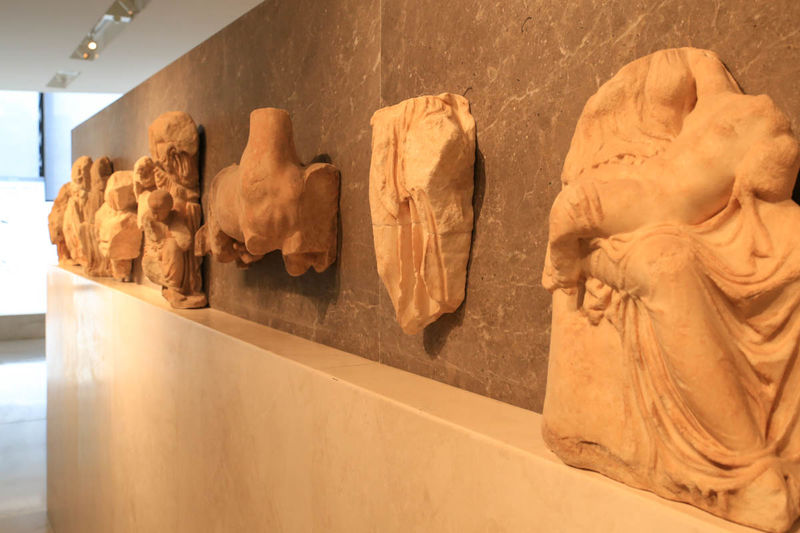 !Fragment fryzu z Erechtejonu - Nowe Muzeum Akropolu w Atenach