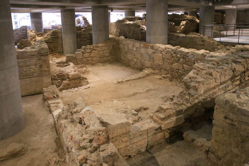 !Stanowisko archeologiczne - Nowe Muzeum Akropolu w Atenach