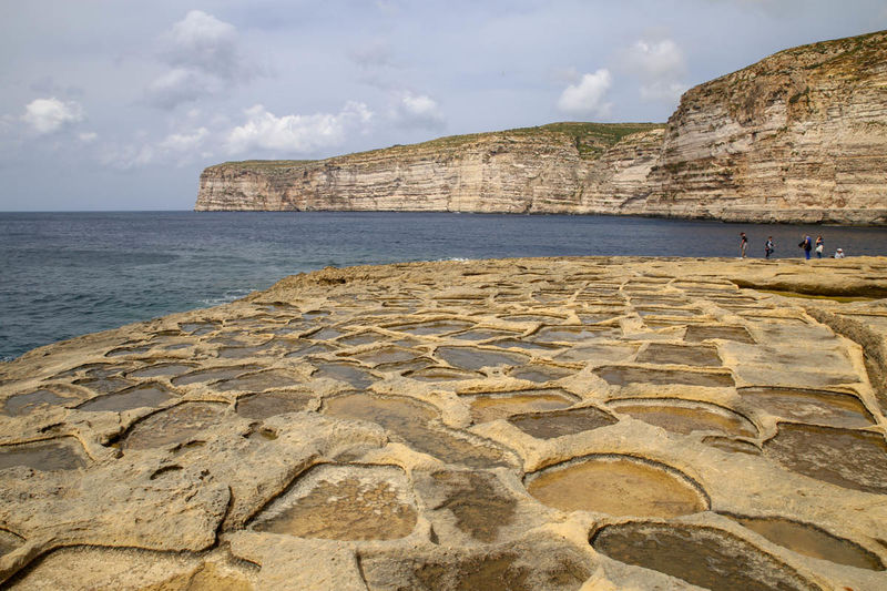Saliny przy wieży Torri tax-Xlendi - Gozo, Malta