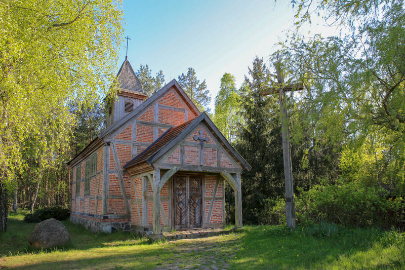 !Zabytkowy kościół św. Judy Tadeusza w Lizakach - Wdzydzki Park Krajobrazowy