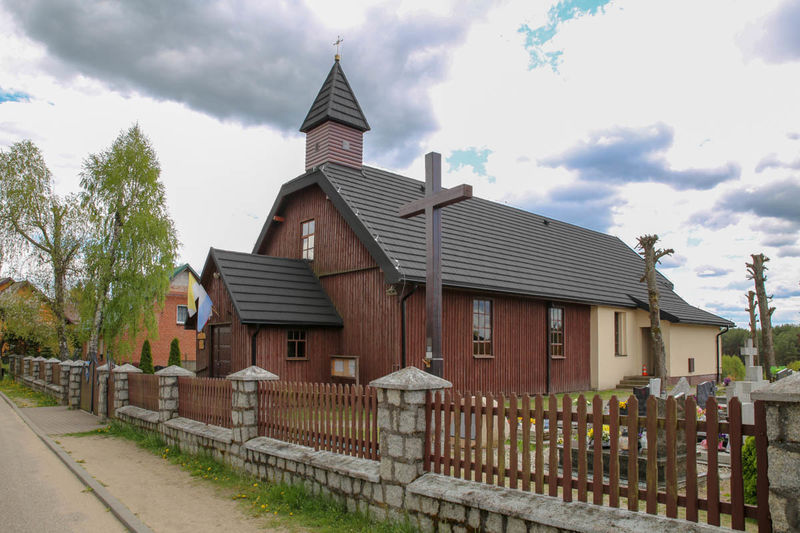 !Kościół - Olpuch (Wdzydzki Park Krajobrazowy)