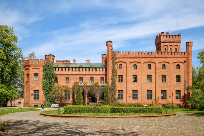 Rzucewo - neogotycki zamek (zamieniony na hotel Jan III Sobieski)