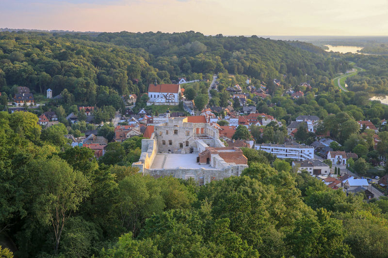 Widok z Baszty na Zamek w Kazimierzu Dolnym