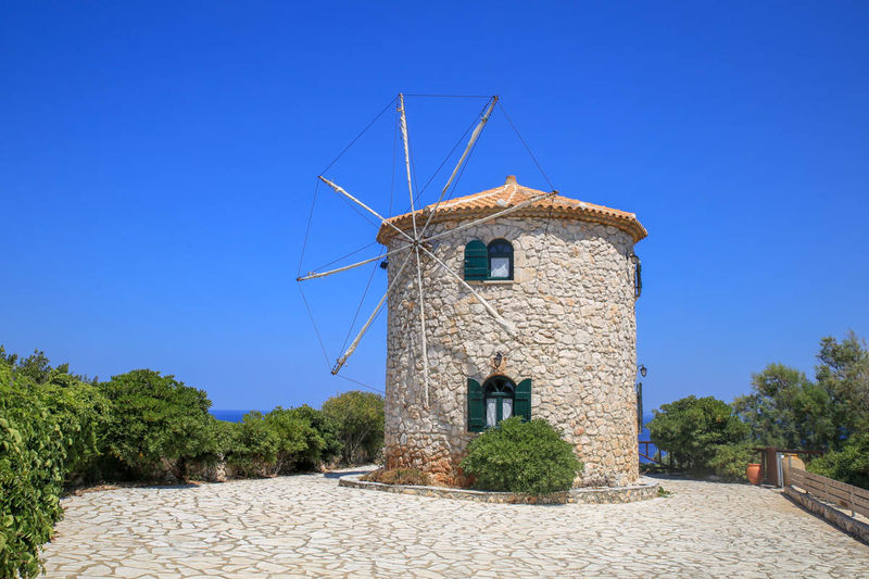 Przylądek Skinari (Zakynthos) - widok na wiatrak i tawernę Potamitis Windmill
