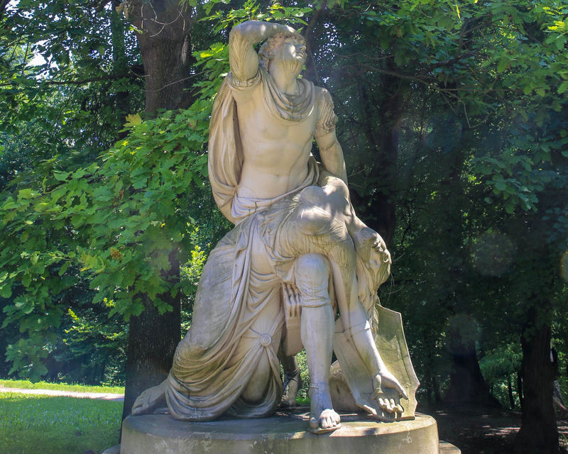 !Rzeźba Tankred i Klorynda - Park Czartoryskich w Puławach