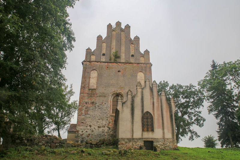 Kościół (zamek) w Bezławkach