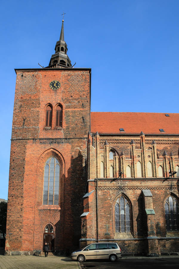 Kościół Mariacki z krzywą wieżą - Słupsk