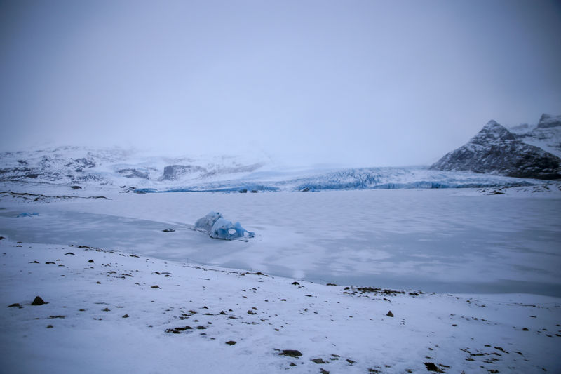 Jezioro lodowcowe Fjallsárlón - Islandia zimową porą
