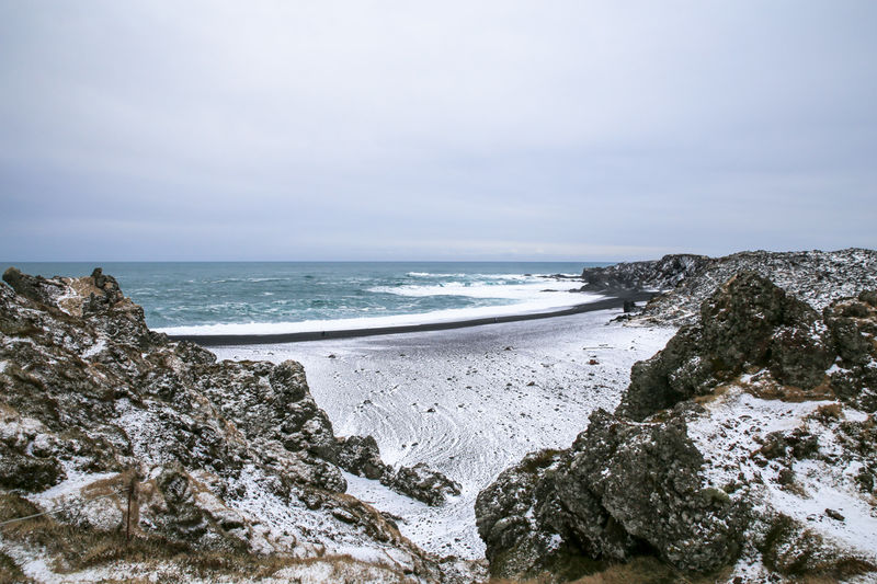 Czarna plaża Djúpalónssandur - Islandia