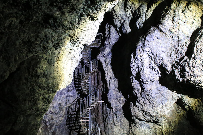 !Jaskinia lawowa Vatnshellir - Islandia
