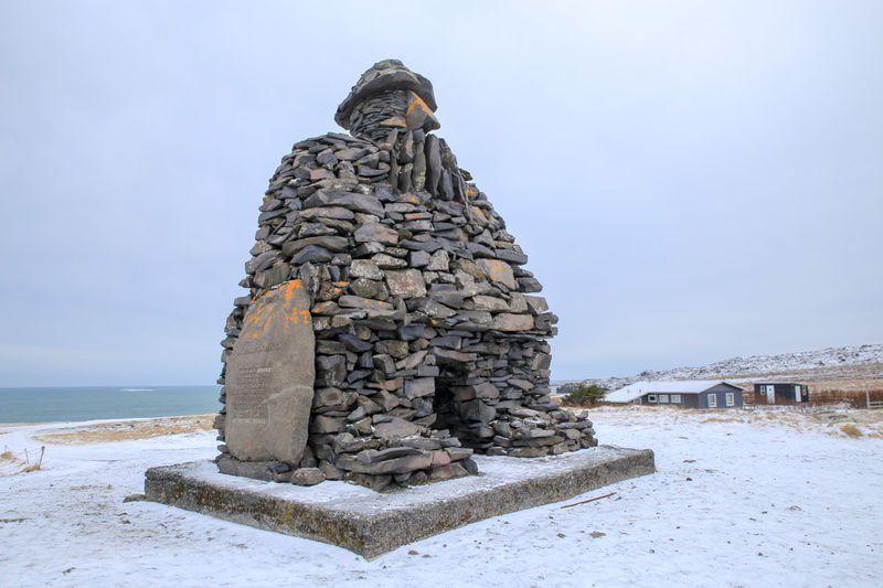 !Bárður Snæfellsás - pomnik islandzkiego bohatera sag - miasteczko Arnarstrapi (Islandia)