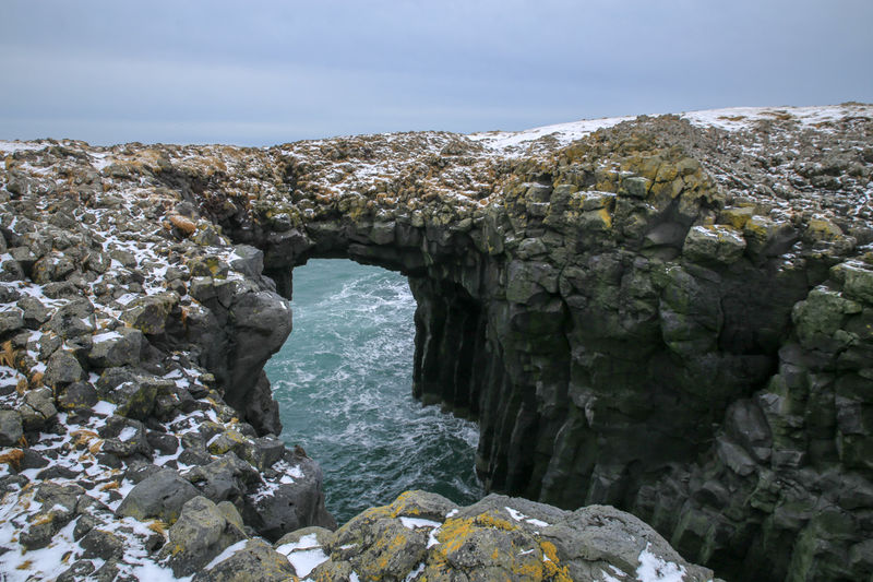 Formacje skalne w okolicy miasteczka Arnarstrapi, Islandia