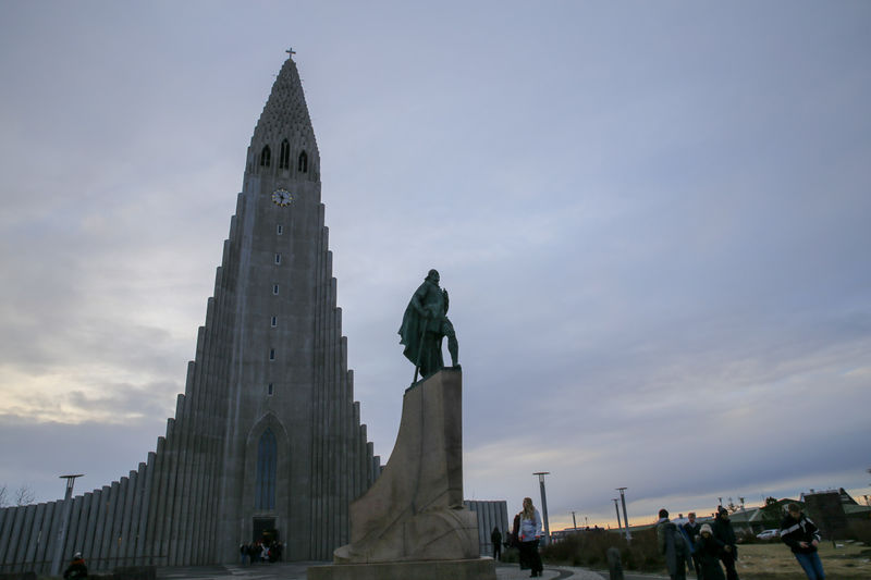 !Kościół Hallgrímskirkja w Reykjaviku i pomnik Leifa Erikssona