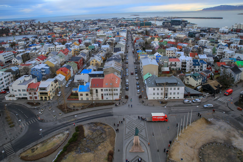 Widok z dzwonnicy kościoła Hallgrímskirkja w Reykjaviku