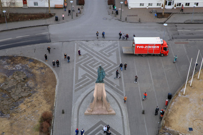 Widok z dzwonnicy kościoła Hallgrímskirkja w Reykjaviku