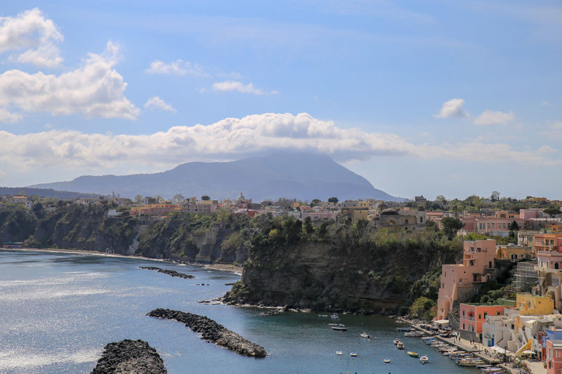 Widok na Marina di Corricella - Wyspa Procida