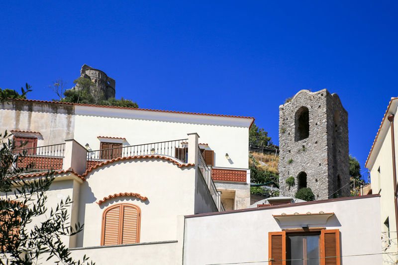 !Widok na ruiny Bazyliki św. Eustachego w Pontone (koło Amalfi)