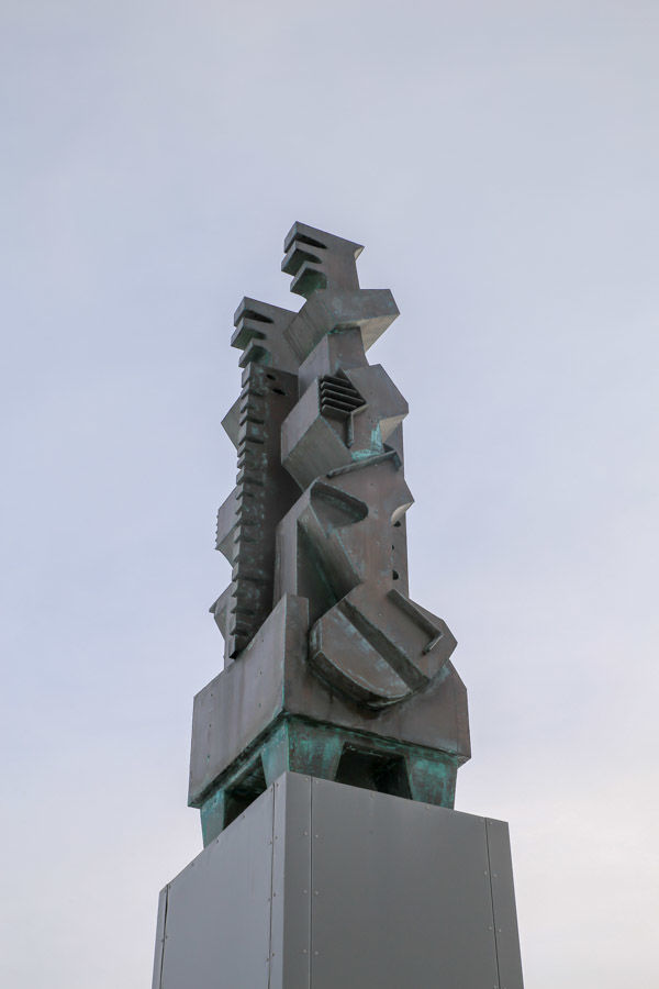 Jeden z pomników w Reykjaviku
