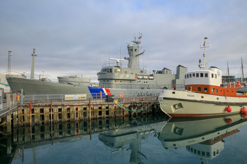 Statek Óðinn przed Muzeum Morskim w Reykjaviku