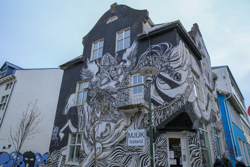 Reykjavik - street art przy Laugavegur 23