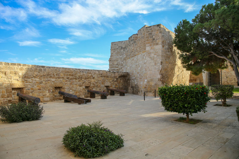 Zwiedzanie zamku w Larnace