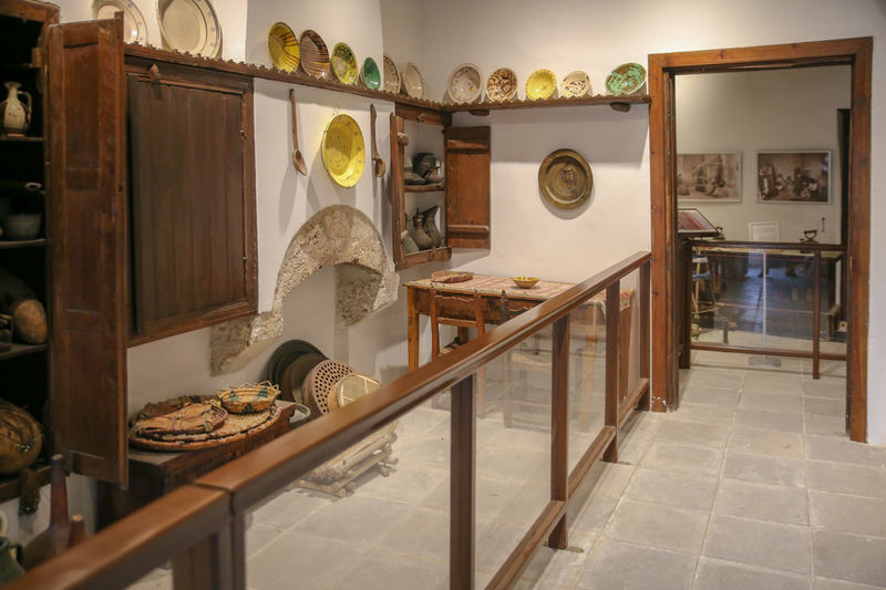 Kyrenia - muzeum w dawnym magazynie - Carob Store and Cyprus House (Harup ambarı ve Kıbrıs Evi)