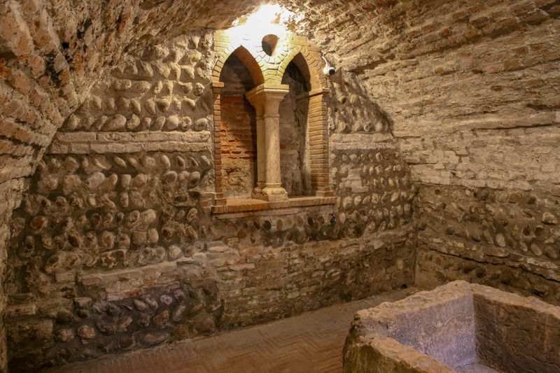 !Grób Julii (Tomba di Giulietta) - kompleks muzealny Museo degli Affreschi ‘G.B. Cavalcaselle - Muzeum Fresków w Weronie