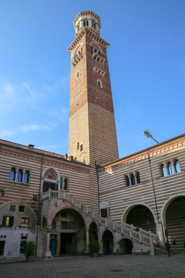 Palazzo della Ragione i wieża Torre dei Lamberti - Werona