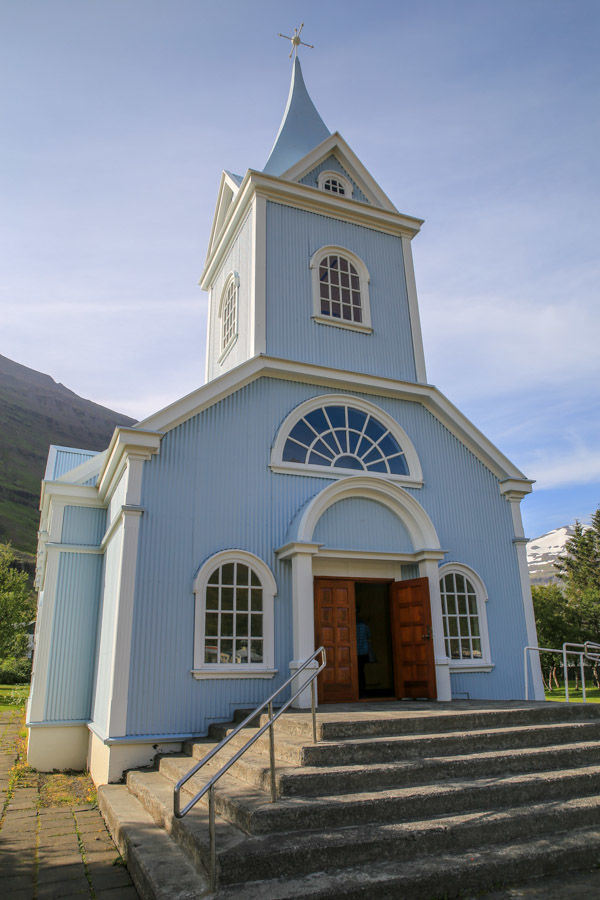 Miasteczko Seyðisfjörður i Bláa kirkja (Niebieski kościół) - Islandia