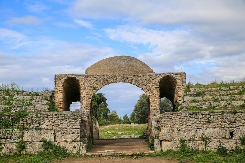 [Paestum - zwiedzanie stanowiska archeologicznego]