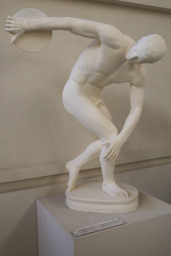 kopia rzeźby dyskobola - Muzeum Historii Starożytnych Igrzysk Olimpijskich - Olimpia (Peloponez, Grecja)