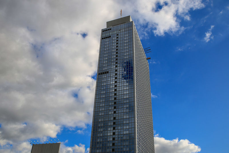 !Wieżowiec Stadt Berlin z hotelem Park Inn - Alexanderplatz w Berlinie