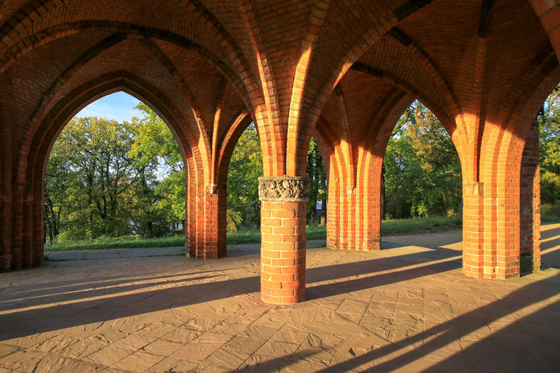 Gotycki gmach sądu (Gerichtslaube) - Park Babelsberg w Poczdamie