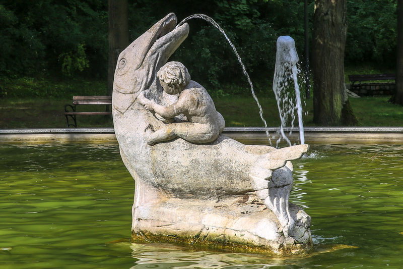 !Fontanna "Ryba z dzieckiem" - Park Podzamcze w Olsztynie