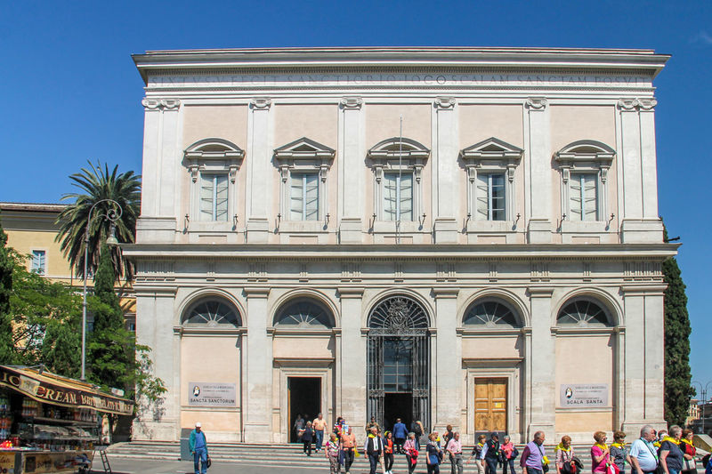 !Sanktuarium ze Świętymi Schodami (Scala Sancta) w Rzymie
