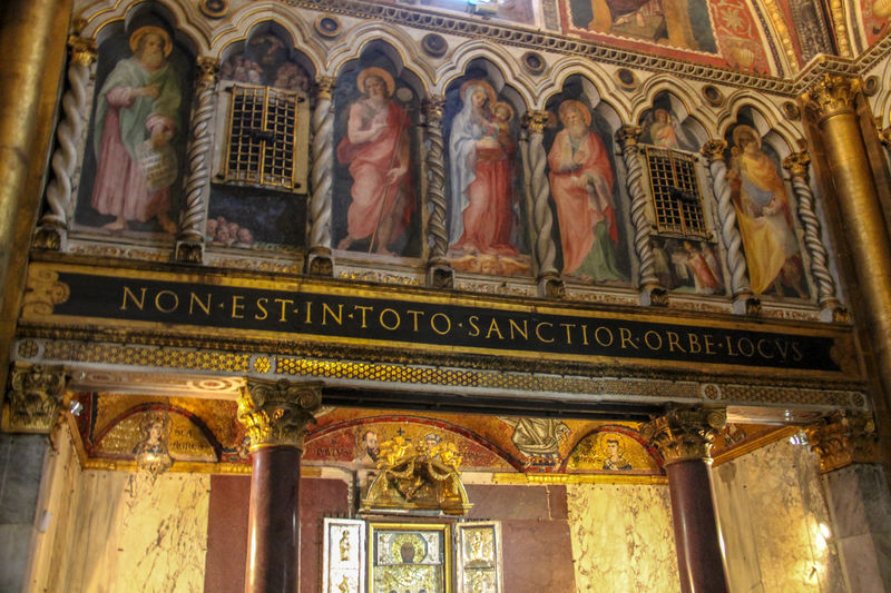!Kaplica św. Wawrzyńca - Sancta Sanctorum (w budynku Sanktuarium ze Świętymi Schodami) w Rzymie