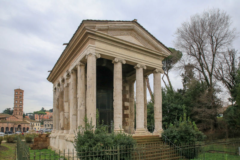 !Świątynia Portunusa (Tempio di Portuno) - Forum Boarium w Rzymie