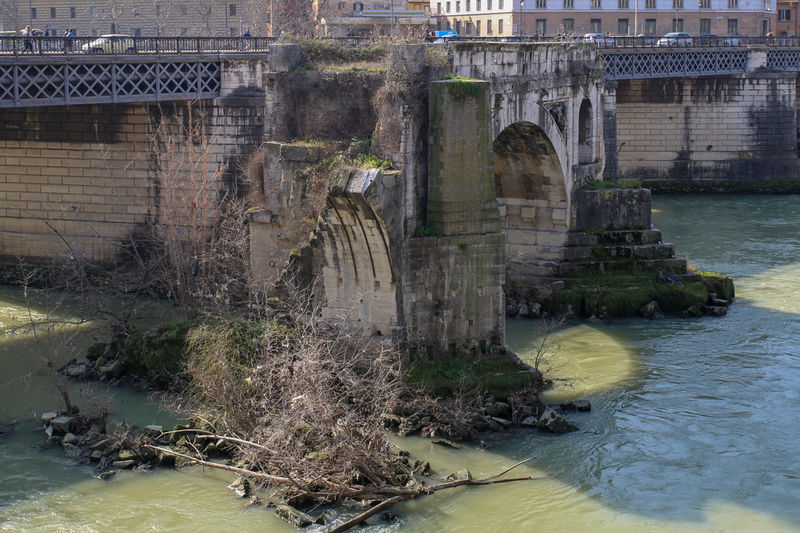 Pozostałości Mostu Emiliusza (Pons Aemilius)