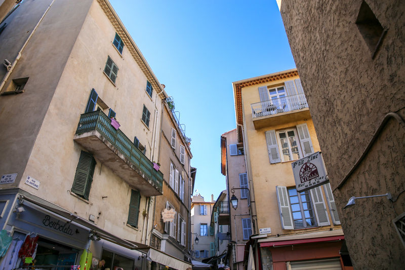 !Le Suquet - Stare Miasto w Cannes i uliczka Rue Saint Antoine