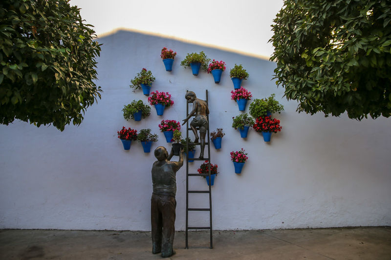 !Escultura del abuelo y el niño - pomnik dziadka i wnuka w Kordobie