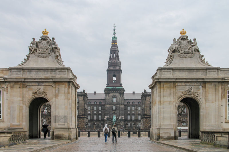 Co warto zobaczyć w Kopenhadze? Christiansborg, czyli pałac królewski