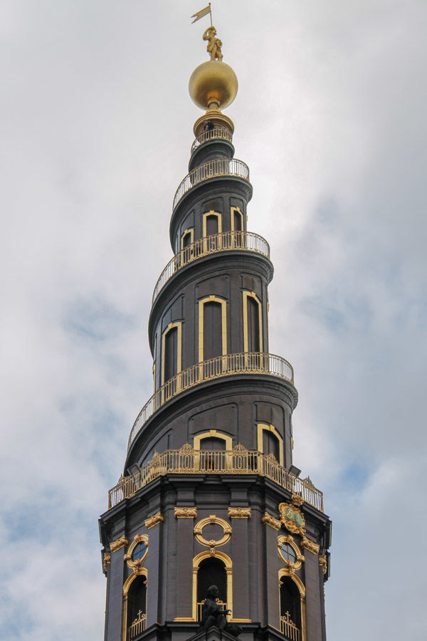 Spiralna wieża Kościoła Najświętszego Zbawiciela w Kopenhadze