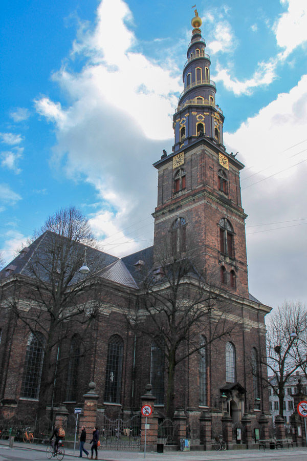 Kościół Najświętszego Zbawiciela w Kopenhadze i spiralna wieża