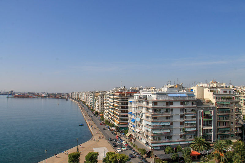 Widok z tarasu widokowego Białej Wieży w Salonikach