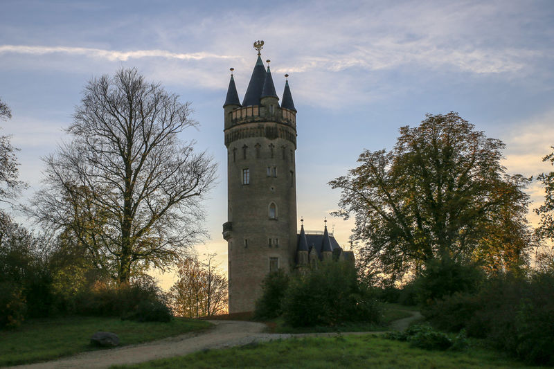 Wieża Flatow (Flatowturm) w Parku Babelsberg w Poczdamie
