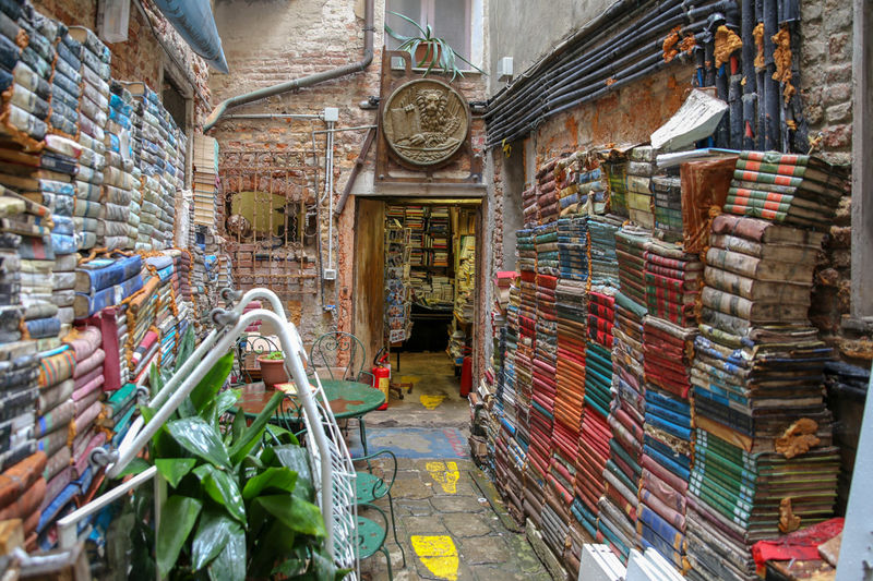 Libreria Acqua Alta - niezwykła księgarnia w Wenecji