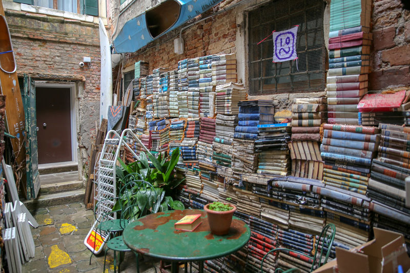 Libreria Acqua Alta - niezwykła księgarnia w Wenecji