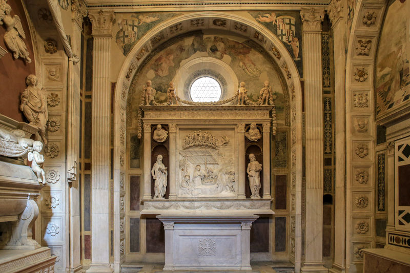 Zwiedzanie kościoła i klasztoru Sant'Anna dei Lombardi w Neapolu