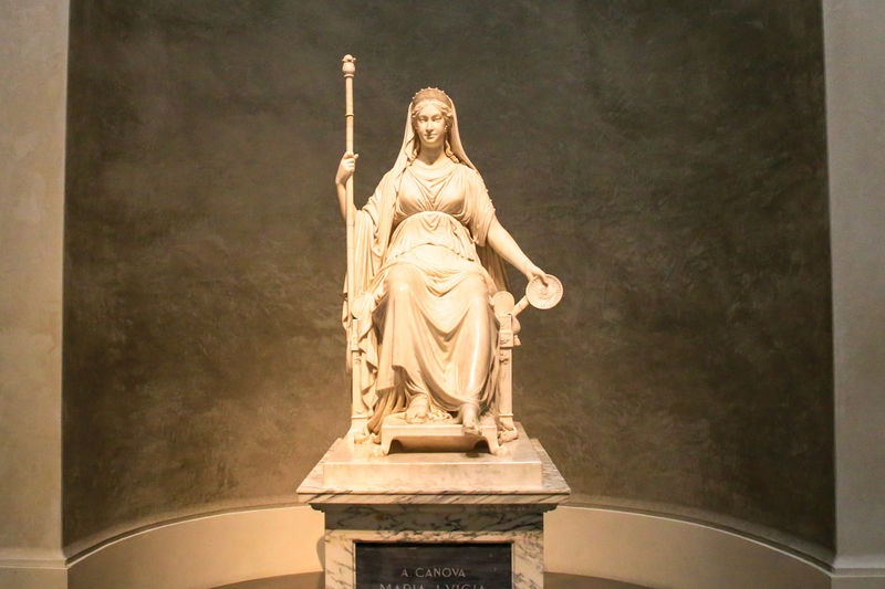Rzeźba Marii Ludwiki dłuta Antonio Canovy - Pałac Pilotta w Parmie