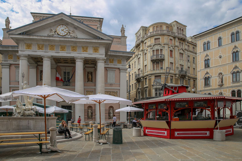 Piazza della Borsa - Plac Giełdy w Trieście